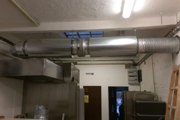 Montáž vzduchotechniky do restaurace